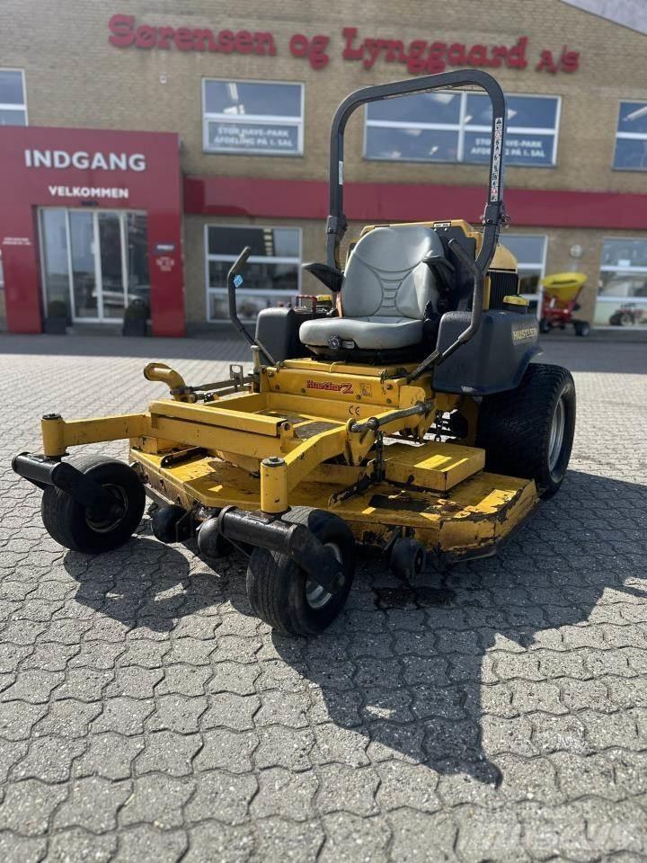 Hustler Z RD Kompakt traktorok