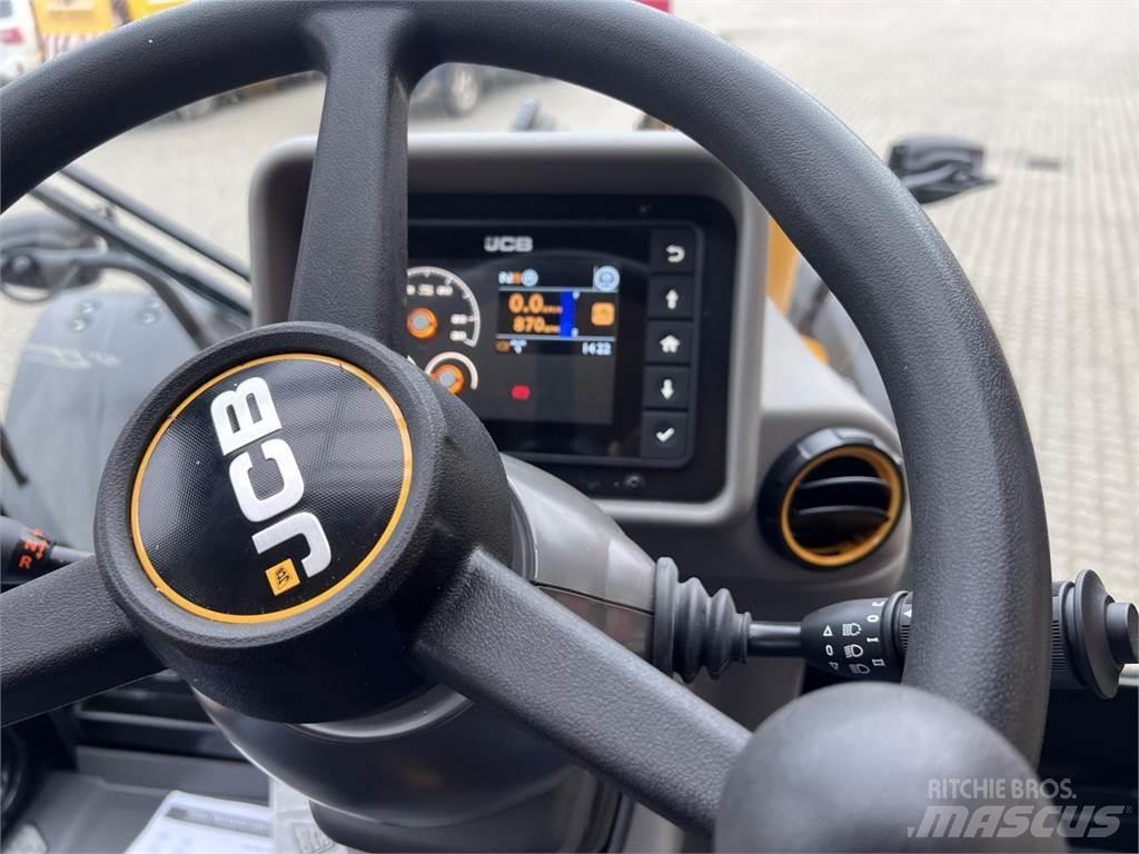 JCB TM320 Gumikerekes homlokrakodók