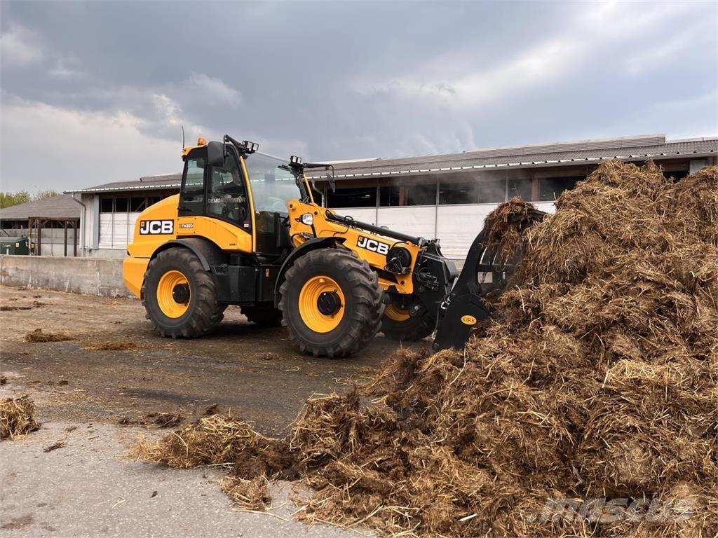 JCB TM320 Gumikerekes homlokrakodók