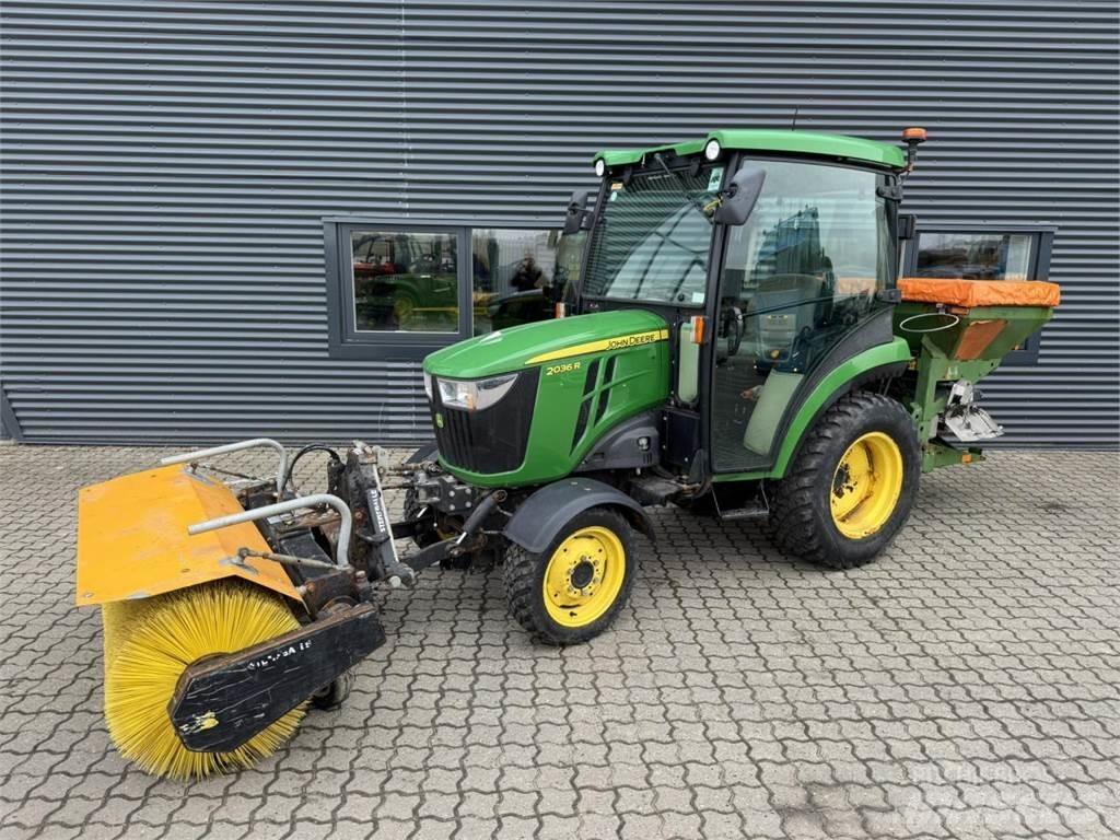John Deere 2036R Kompakt traktorok