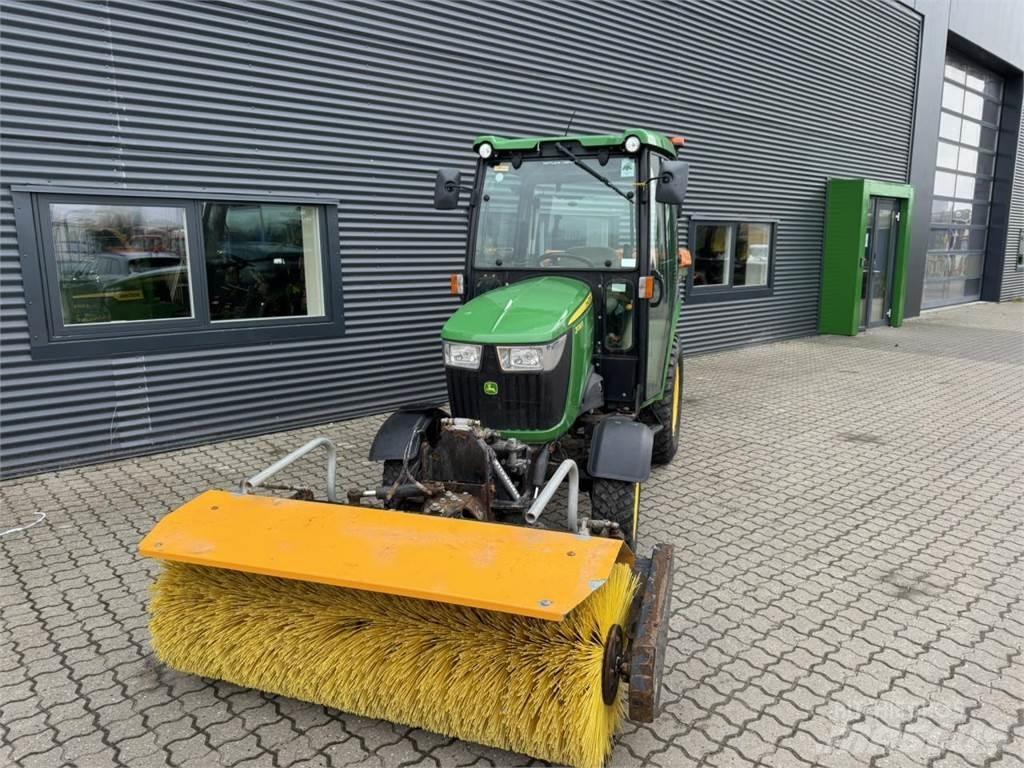 John Deere 2036R Kompakt traktorok
