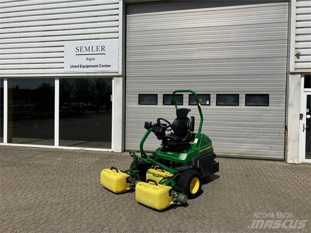 John Deere 2700 Golfpálya fűnyírók