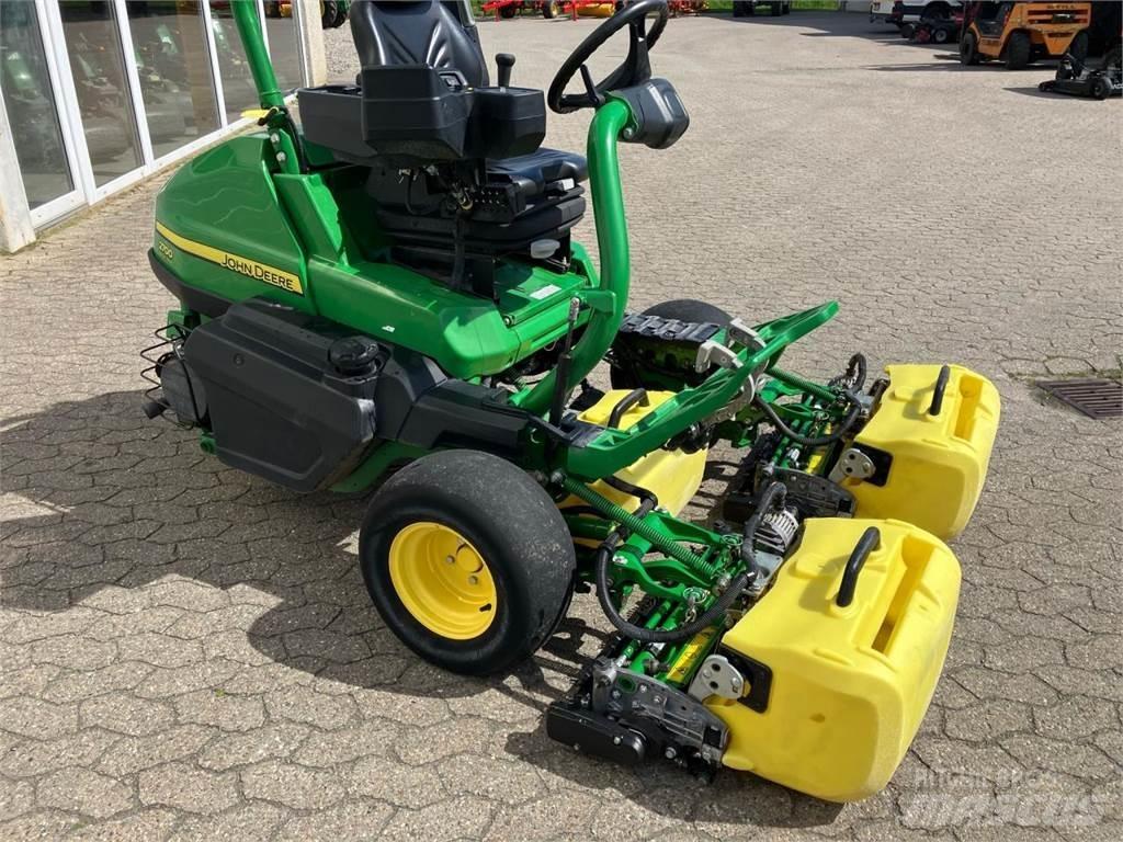 John Deere 2700 Golfpálya fűnyírók