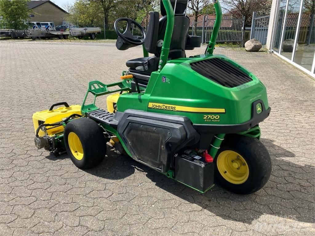 John Deere 2700 Golfpálya fűnyírók