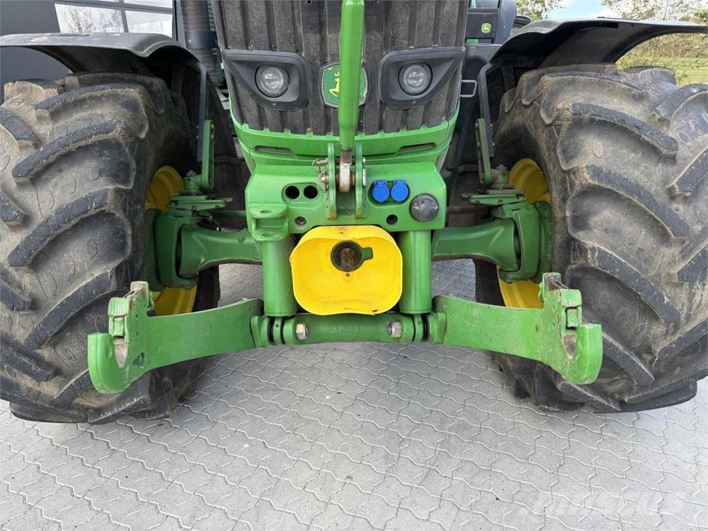 John Deere 6210R Traktorok
