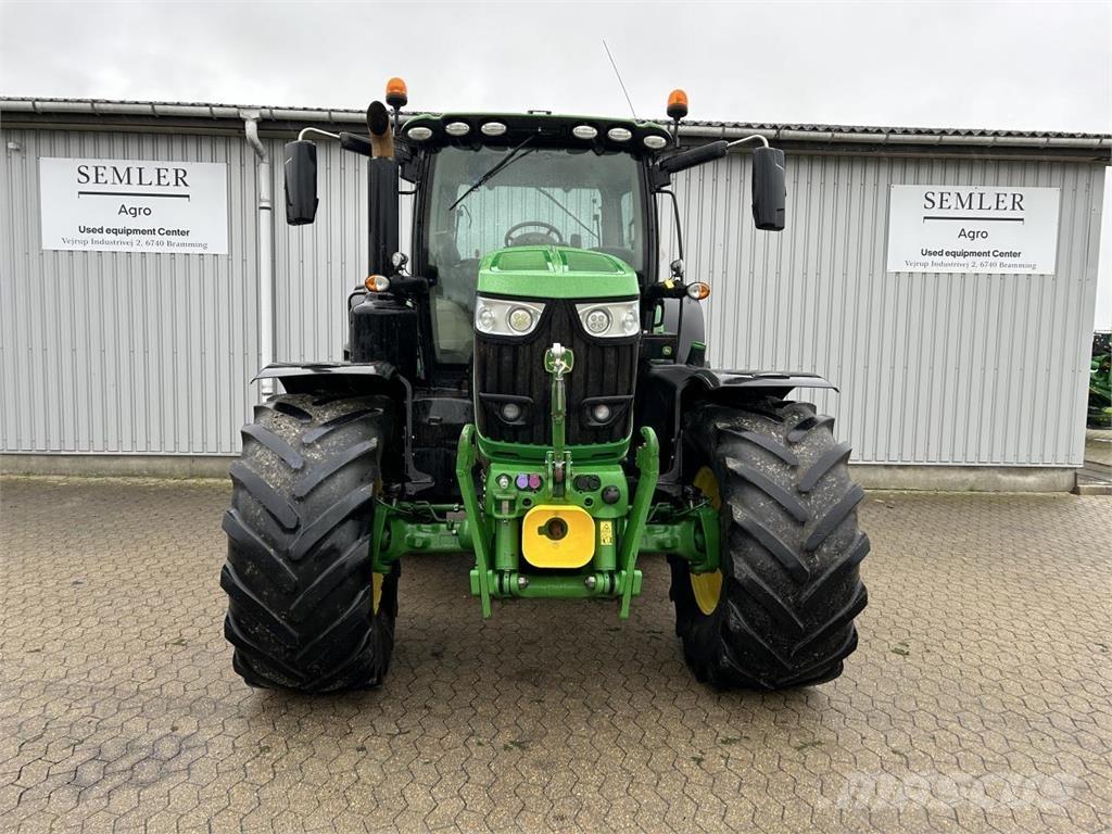 John Deere 6215R Traktorok