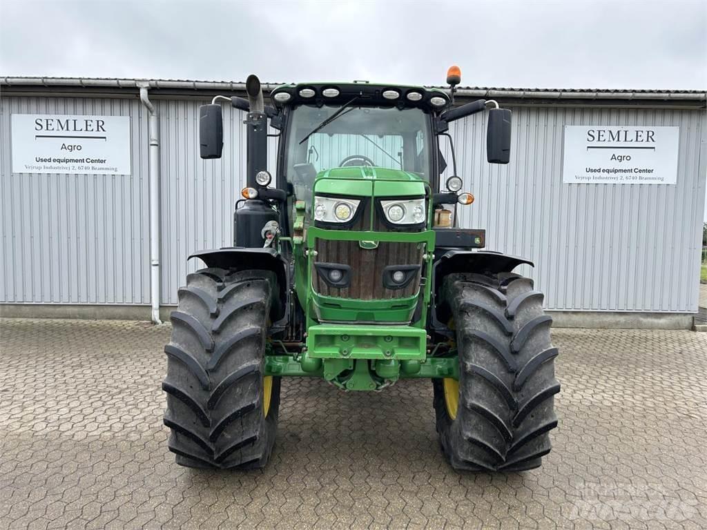 John Deere 6215R Traktorok