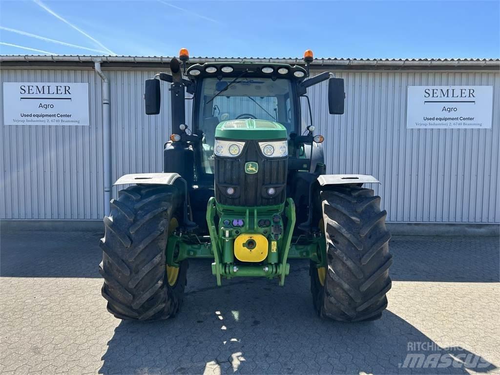 John Deere 6215R Traktorok
