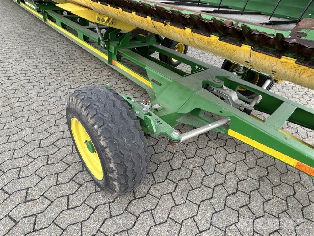 John Deere 640D Kombájn adapterek