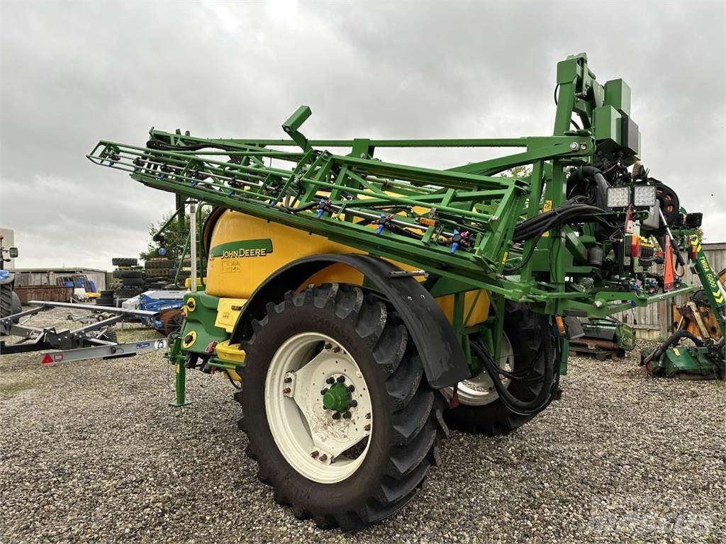 John Deere 740I Vontatott trágyaszórók
