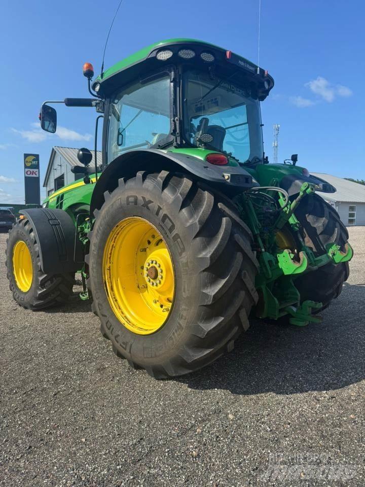 John Deere 8310R Traktorok