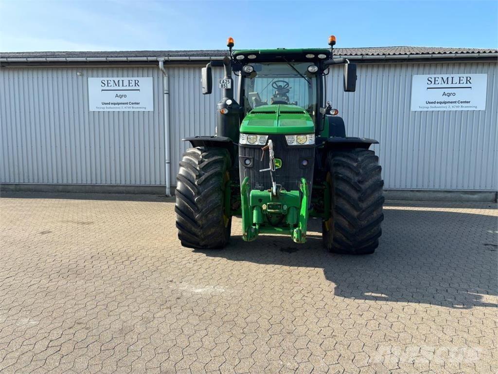 John Deere 8320R Traktorok