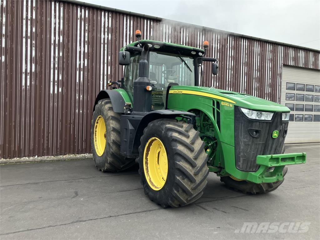 John Deere 8320R Traktorok