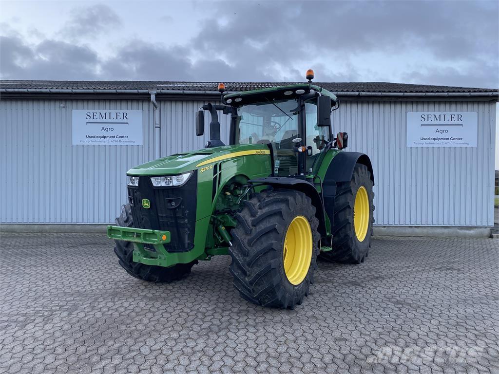 John Deere 8370R Traktorok