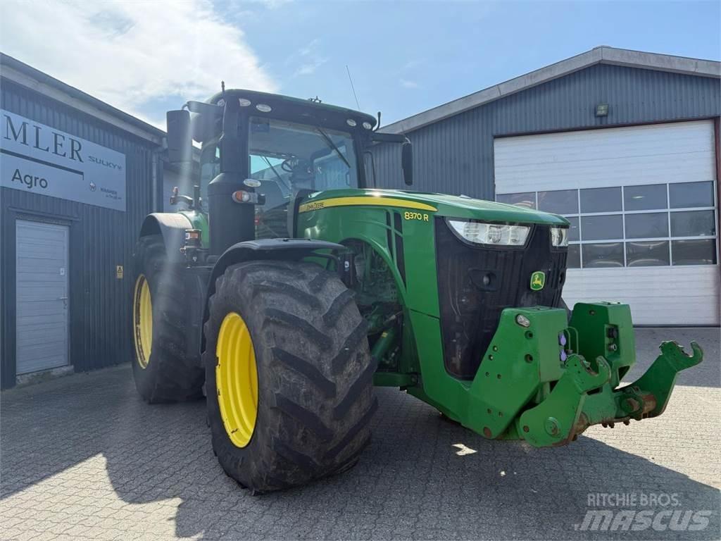 John Deere 8370R Traktorok