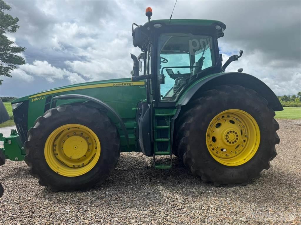 John Deere 8370R Traktorok