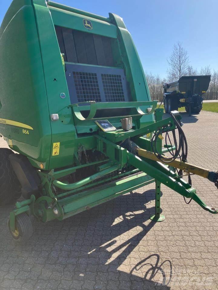 John Deere 864 Körbálázók