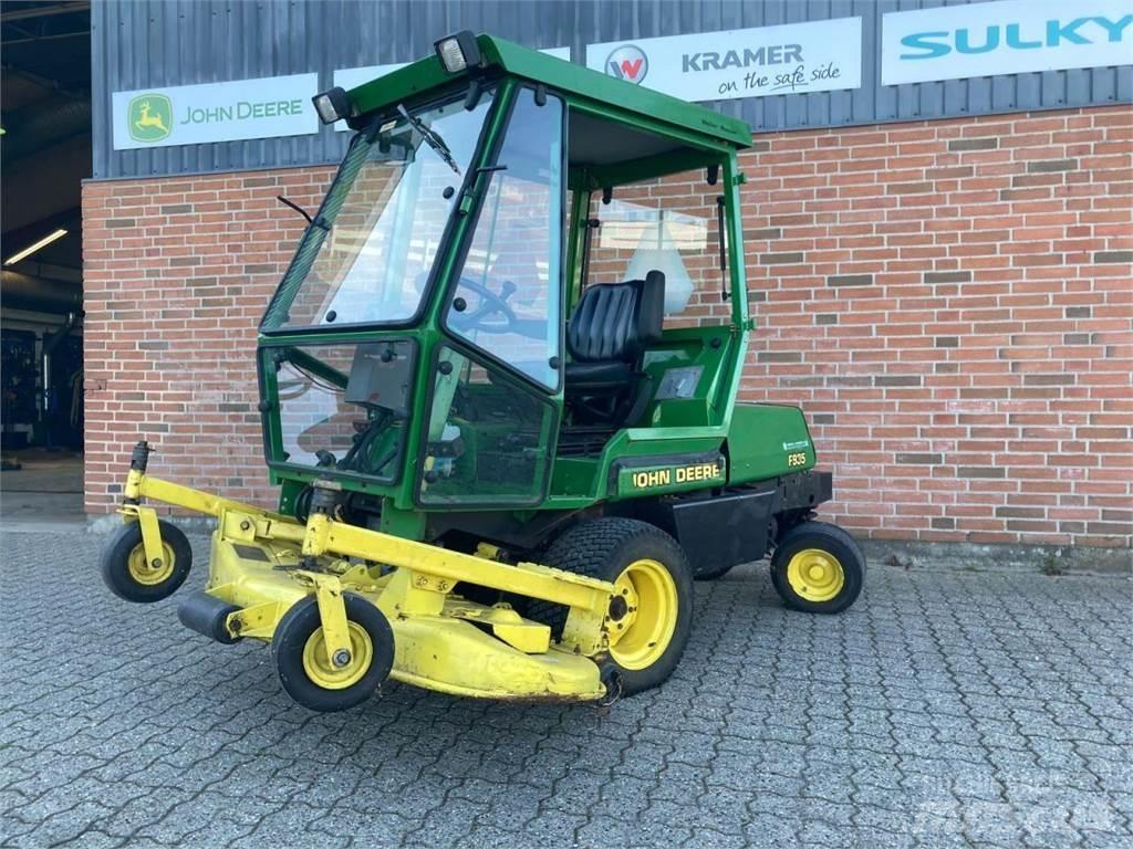 John Deere F935 Kompakt traktorok