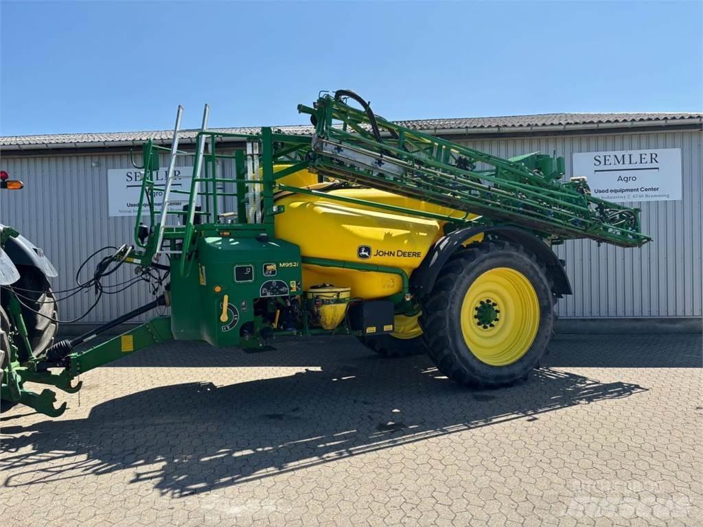 John Deere M952I Vontatott trágyaszórók