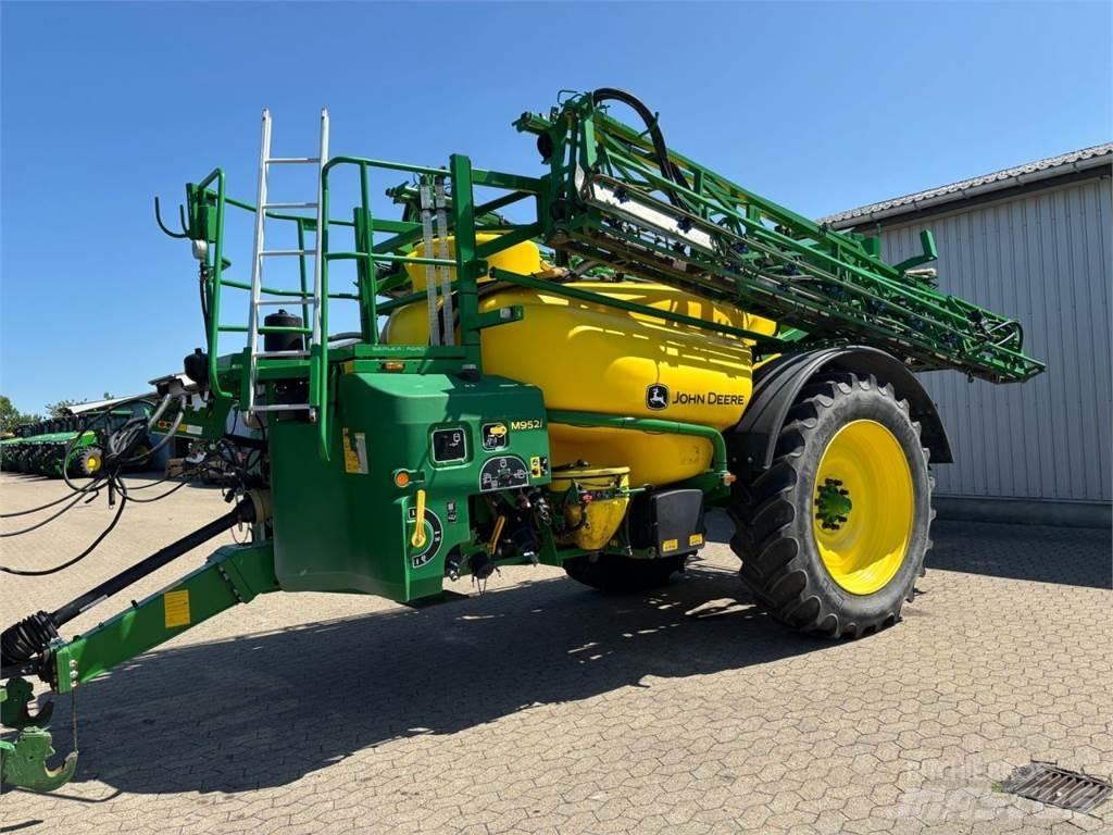 John Deere M952I Vontatott trágyaszórók