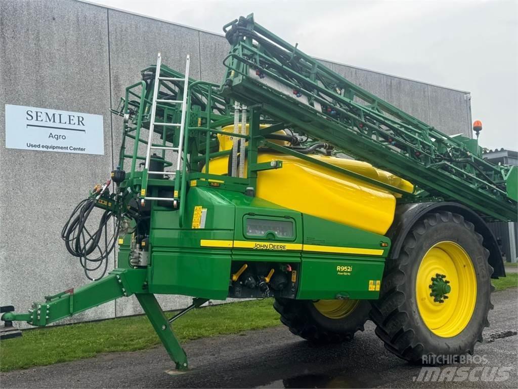John Deere R952I Vontatott trágyaszórók