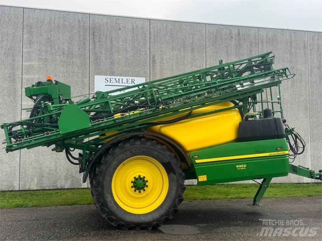 John Deere R952I Vontatott trágyaszórók