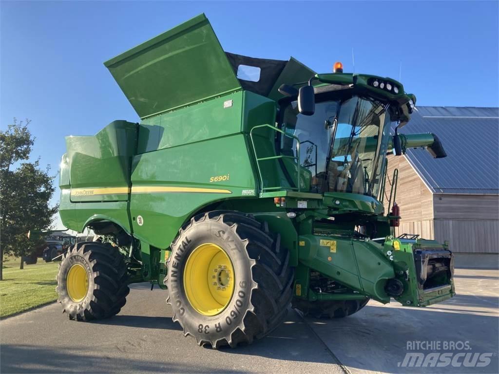 John Deere S690I Kombájnok