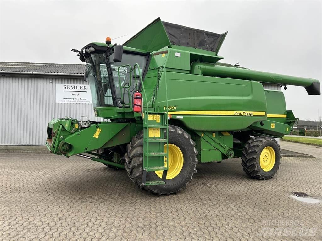 John Deere T670 Kombájnok