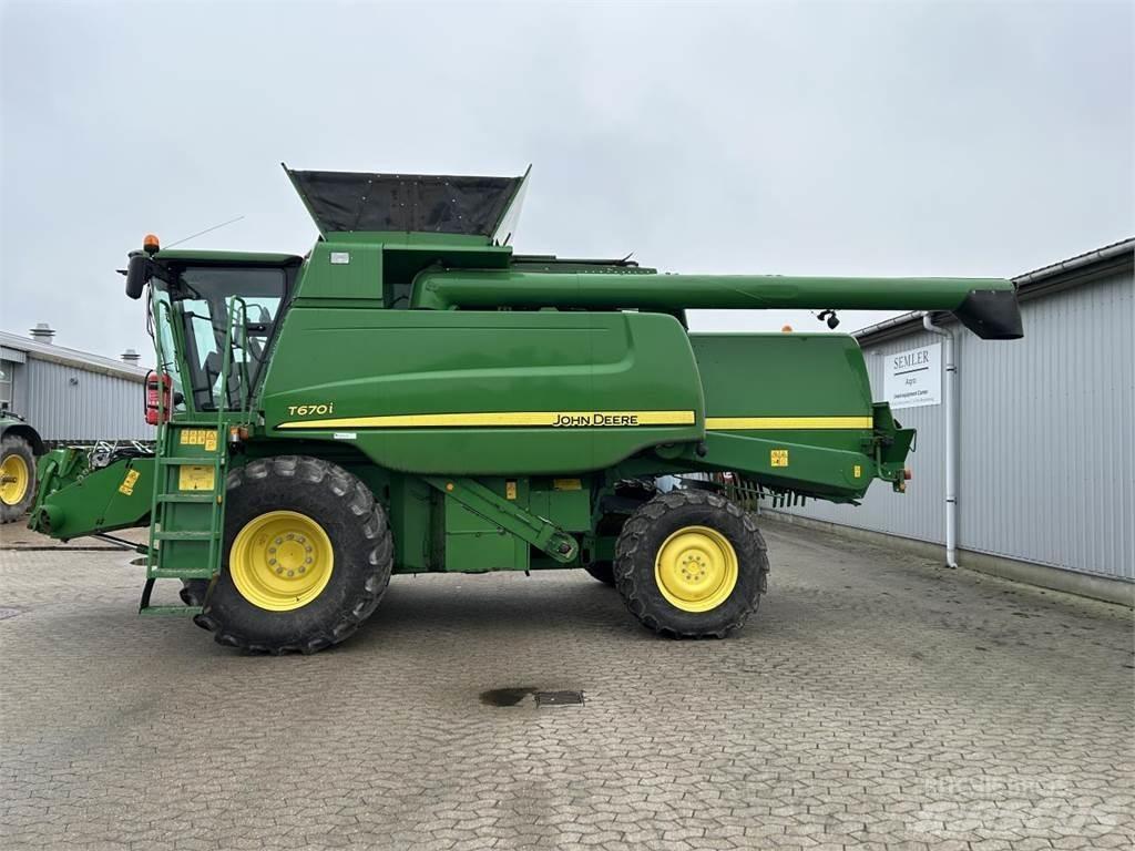 John Deere T670 Kombájnok