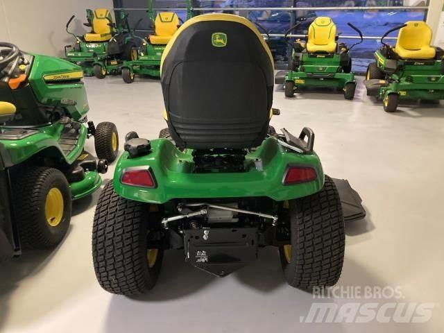 John Deere X584 Kompakt traktorok