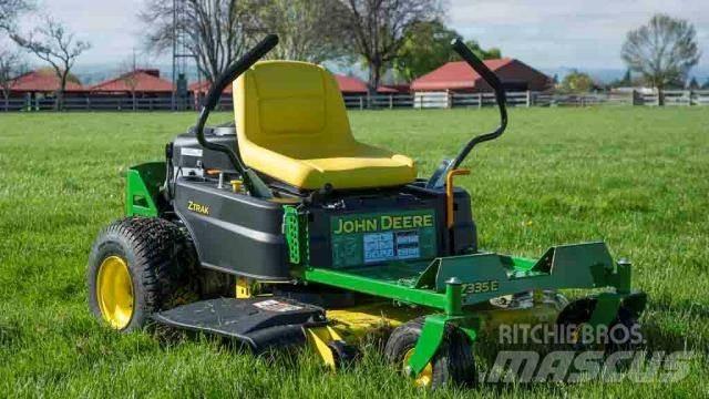 John Deere Z315E Kompakt traktorok