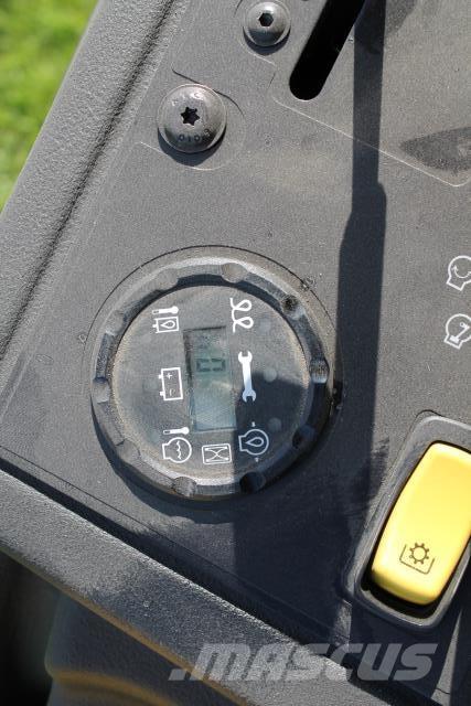 John Deere Z997R Kompakt traktorok