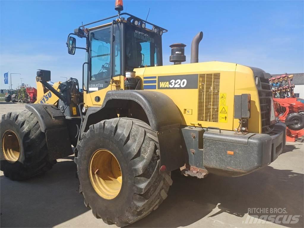 Komatsu W320 Gumikerekes homlokrakodók