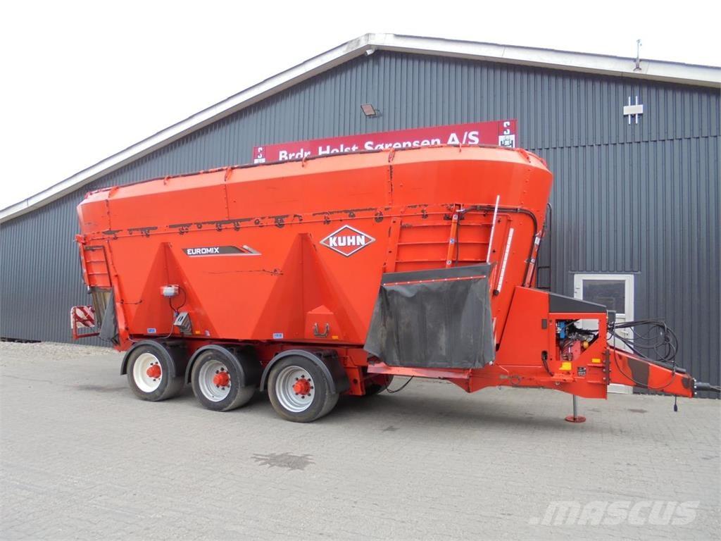 Kuhn 45.3 DL Forage wagons