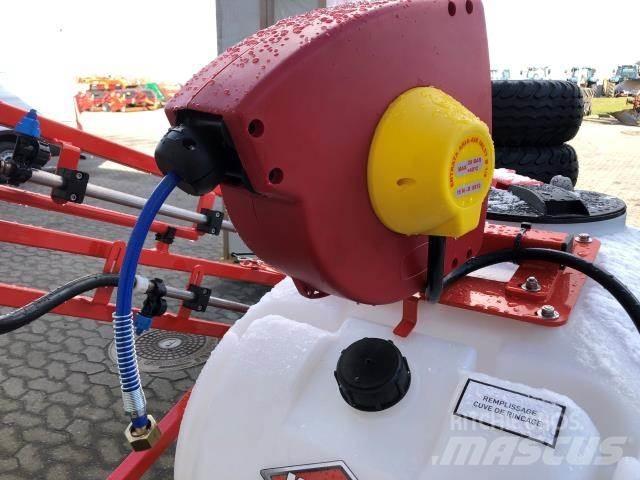 Kuhn P300 Egyéb kommunális gépek