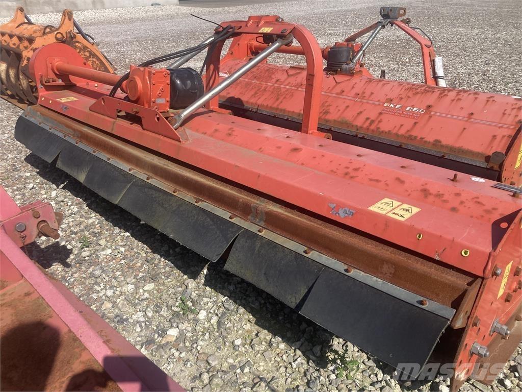 Kuhn VKM 305 Kaszák