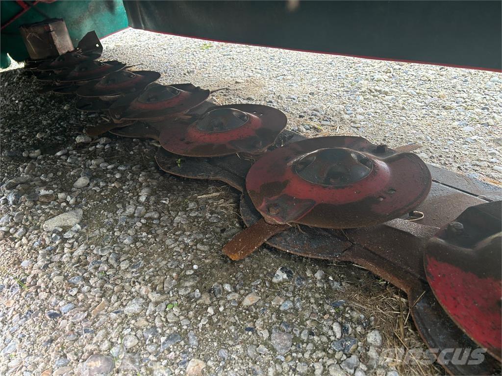 Kverneland 2632M Rendkészítő Kombájnok