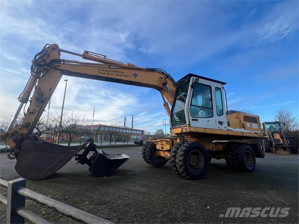 Liebherr 902 Gumikerekes kotrók