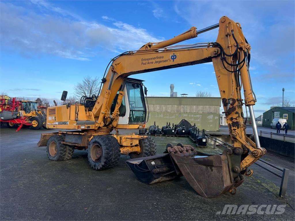 Liebherr 902 Gumikerekes kotrók