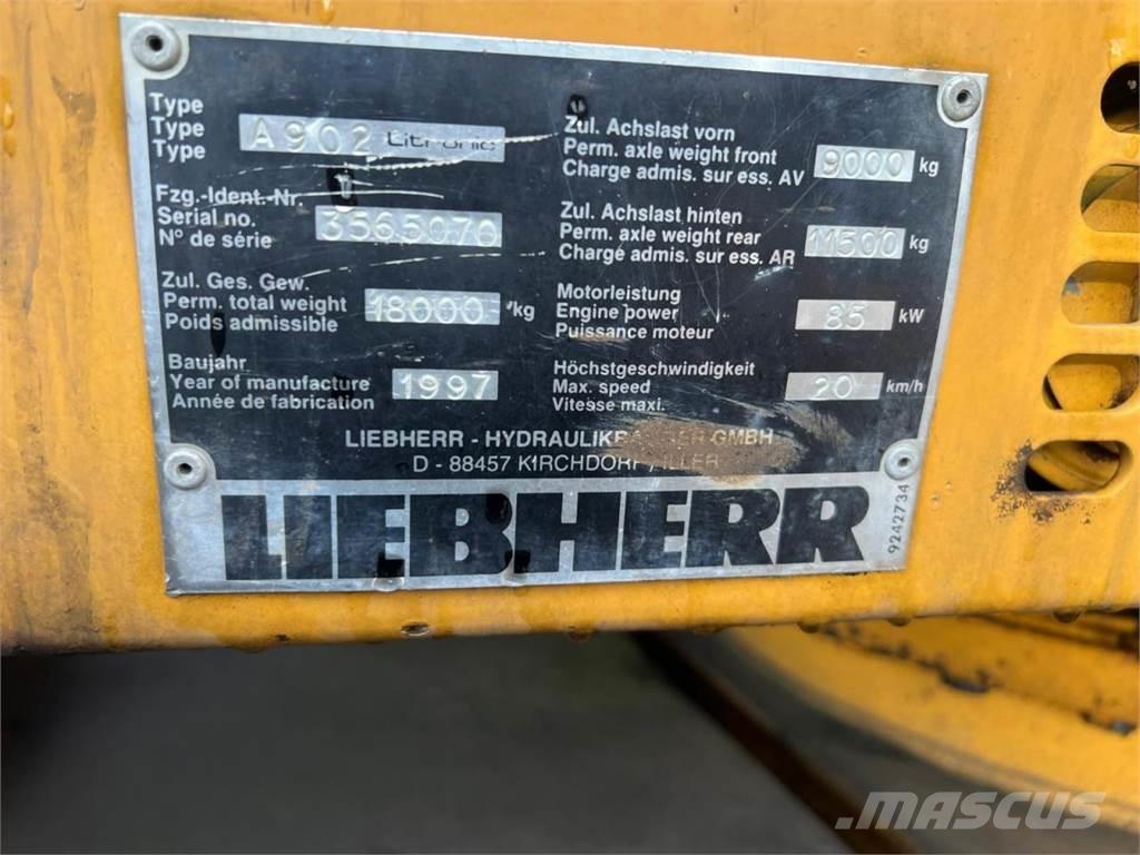 Liebherr 902 Gumikerekes kotrók