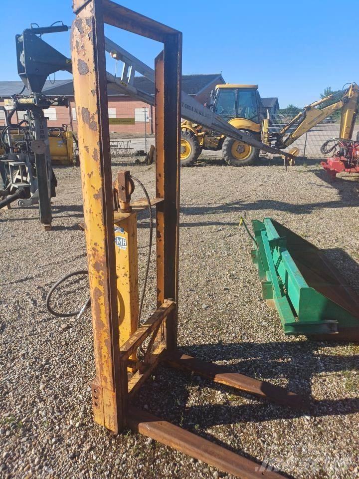  LØFTETÅRN Egyéb traktor tartozékok