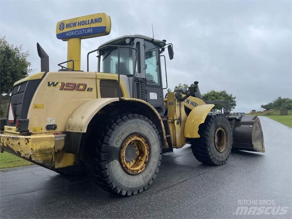 New Holland W190B Gumikerekes homlokrakodók