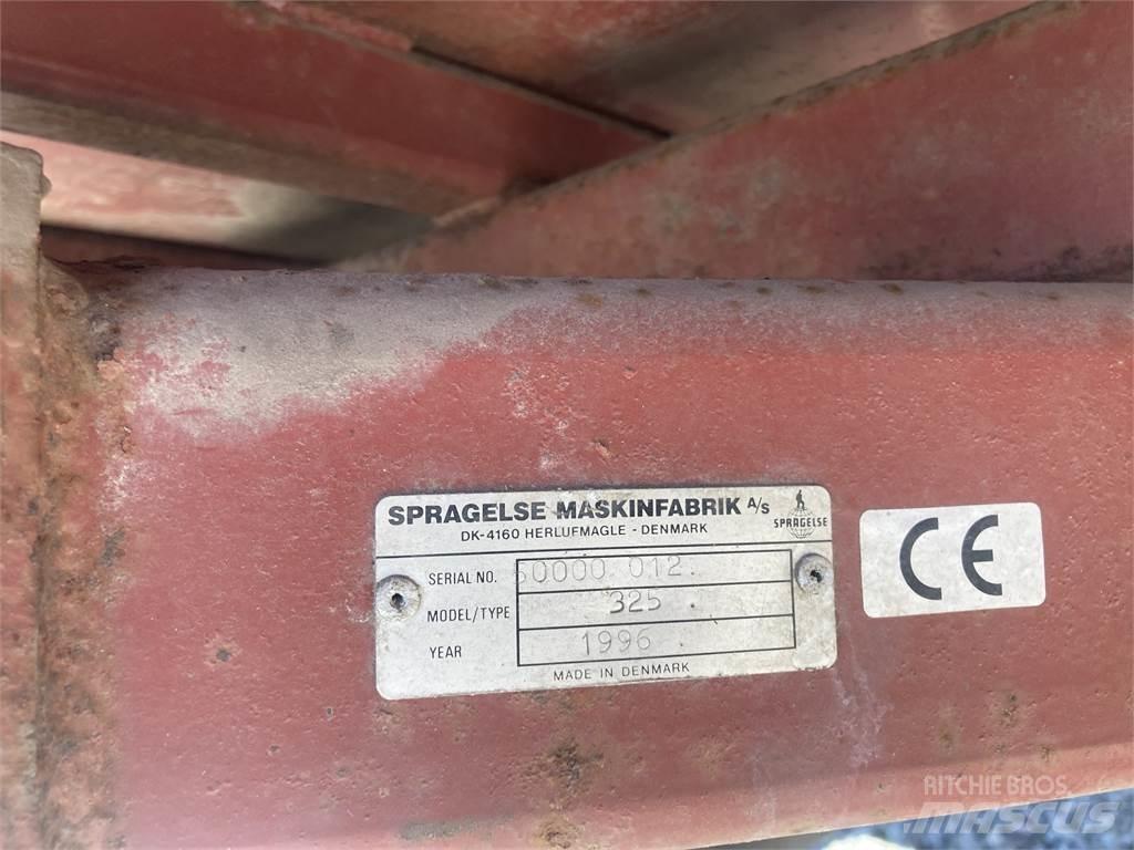 Spragelse 325 Bálaszállító pótkocsi