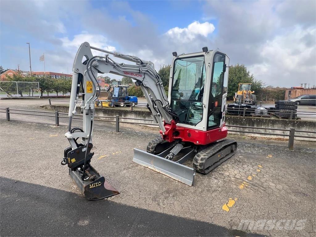 Takeuchi TB325R Mini kotrók < 7t