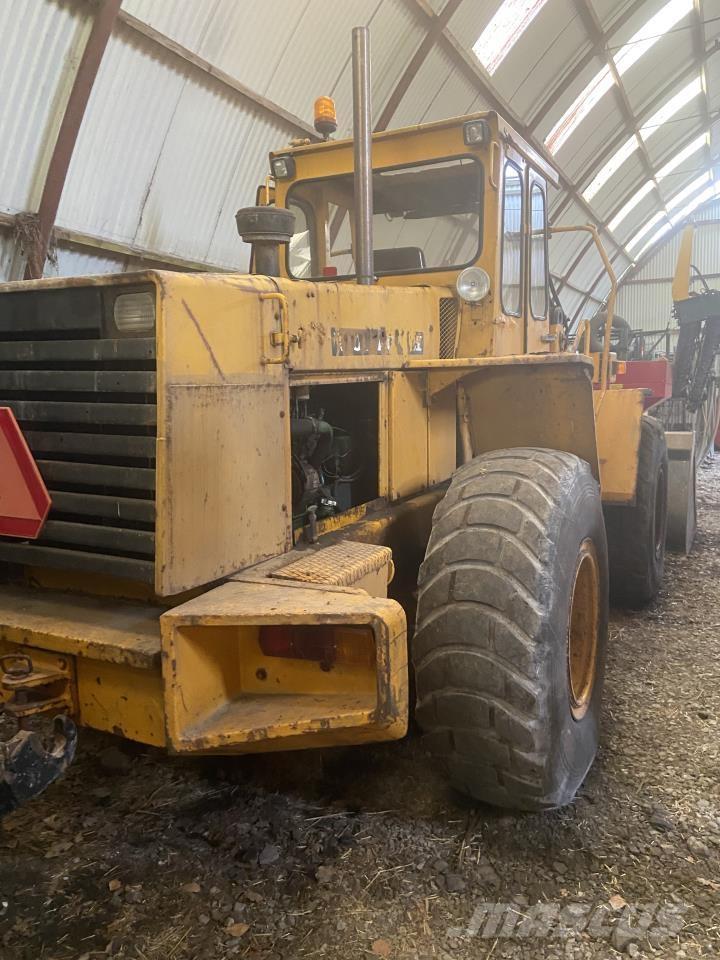 Volvo BM 4400 Gumikerekes homlokrakodók