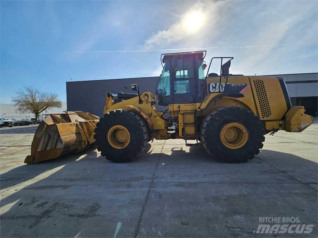 CAT 972K Gumikerekes homlokrakodók