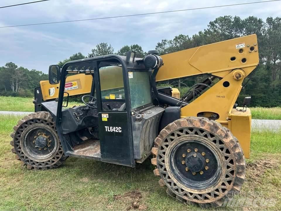 CAT TL642C Teleszkópos rakodók