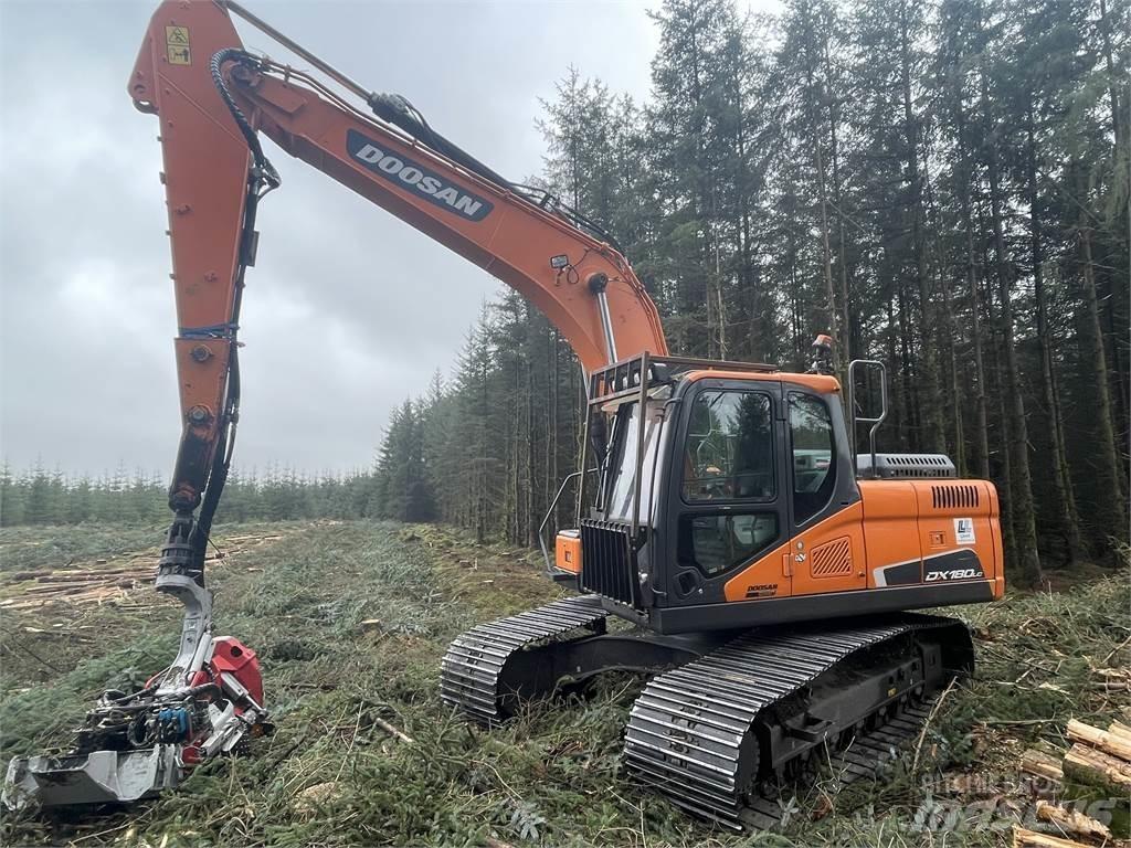 Doosan DX180LC Betakarítók