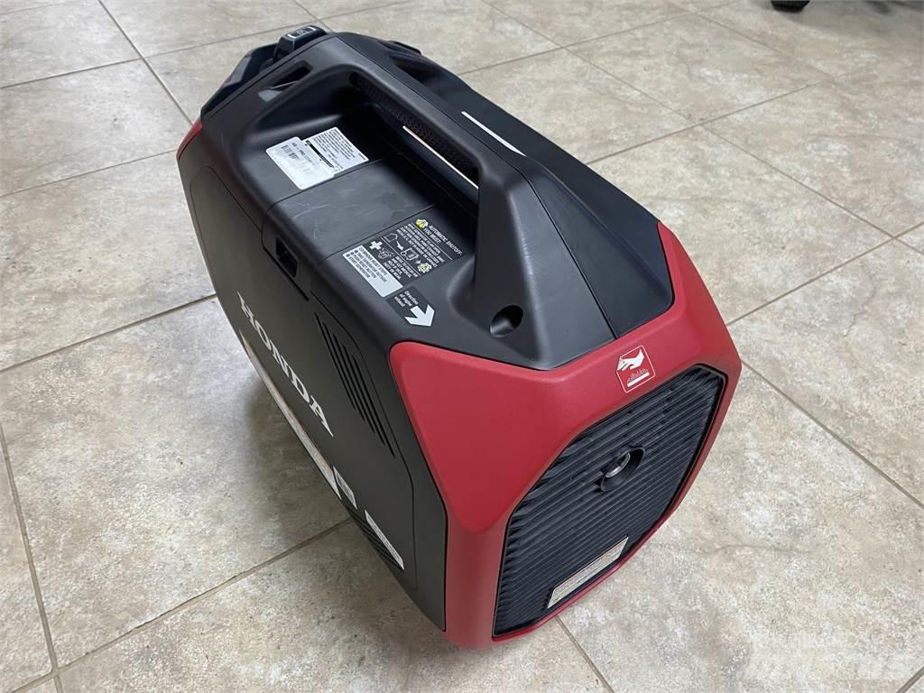 Honda EU3200I Fénytornyok