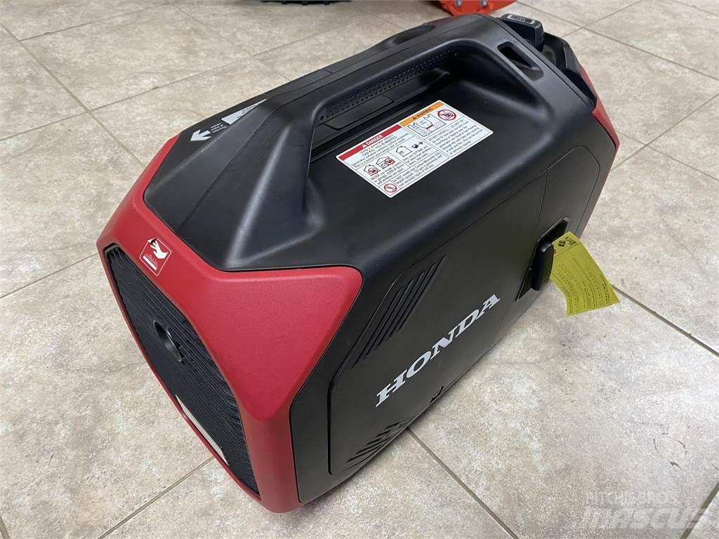 Honda EU3200I Fénytornyok
